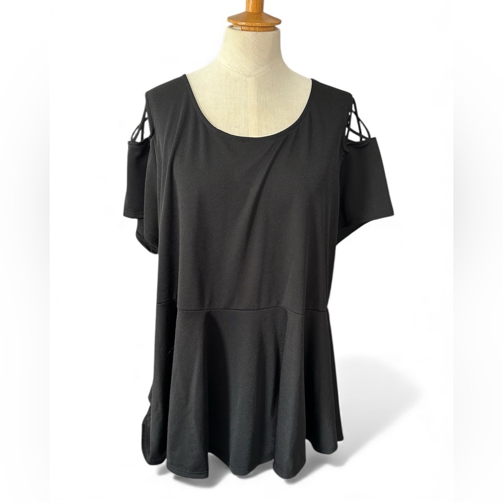 Torrid Peplum Lace Up Cold Shoulder Cage Back Top NWOT sz 3 3X